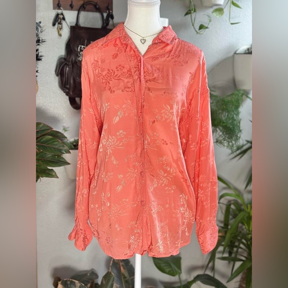 Vintage 70s Okief & Okief Coral Floral Silk Blend Button-Down Blouse – Medium - Picture 1 of 8